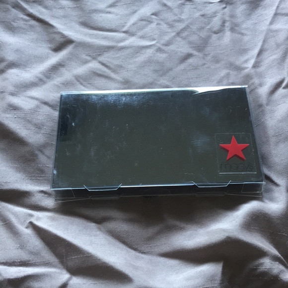 NWT - Macy’s Night Eye Palette - Picture 2 of 2